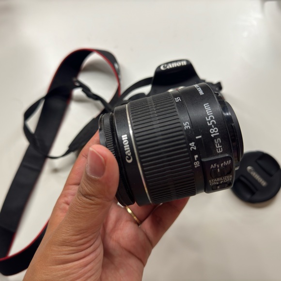 Canon EOS Rebel T5 - Picture 2 of 2